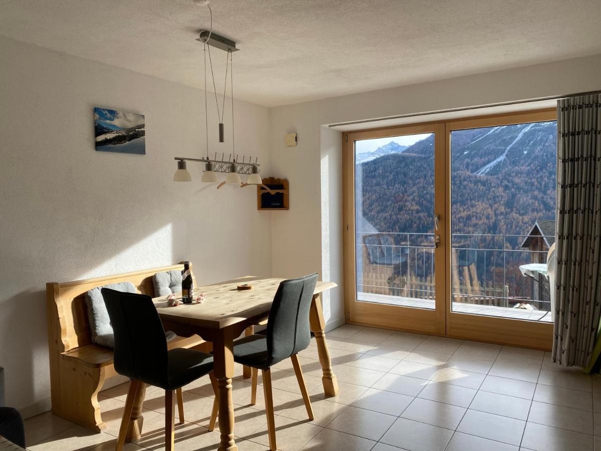 Ferienwohnung In Tschlin Mit Panoramablick Exterior photo